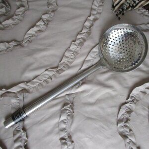 NWT 18 inch stainless steel strainer scoop